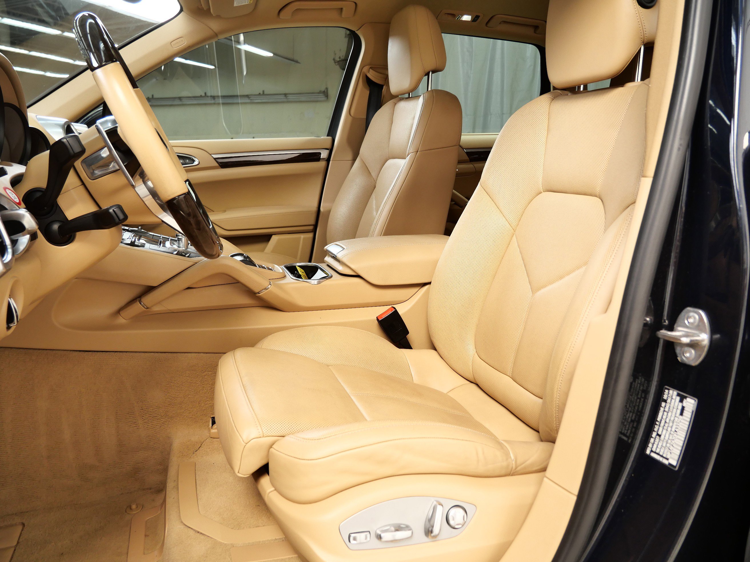 2015 Porsche Cayenne Diesel photo 2