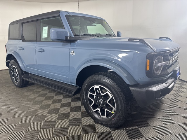 2025 Ford Bronco 4-Door Outer Banks's photo