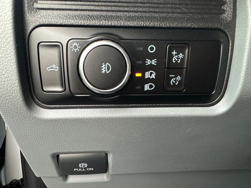 2023 Ford F-350 XLT photo 21