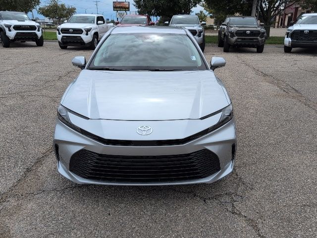 2025 Toyota Camry LE photo 13