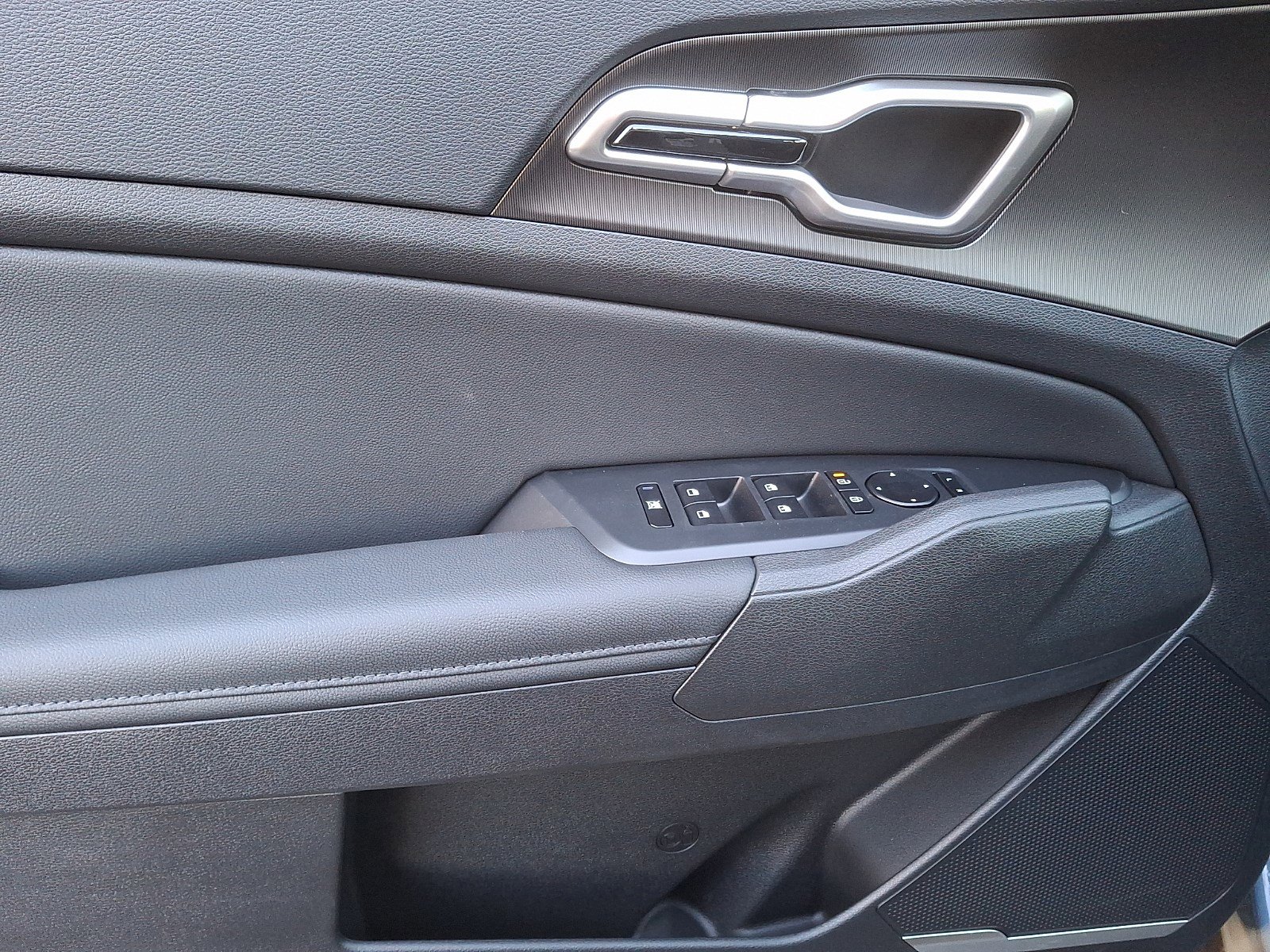 2026 Kia Sportage Hybrid EX photo 4