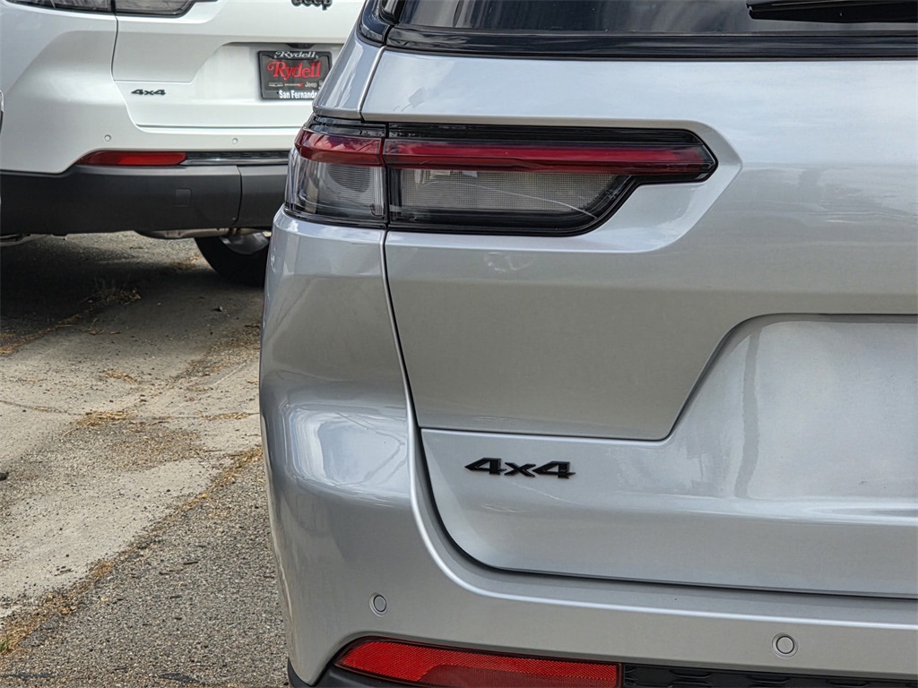2025 Jeep Grand Cherokee Altitude X photo 4