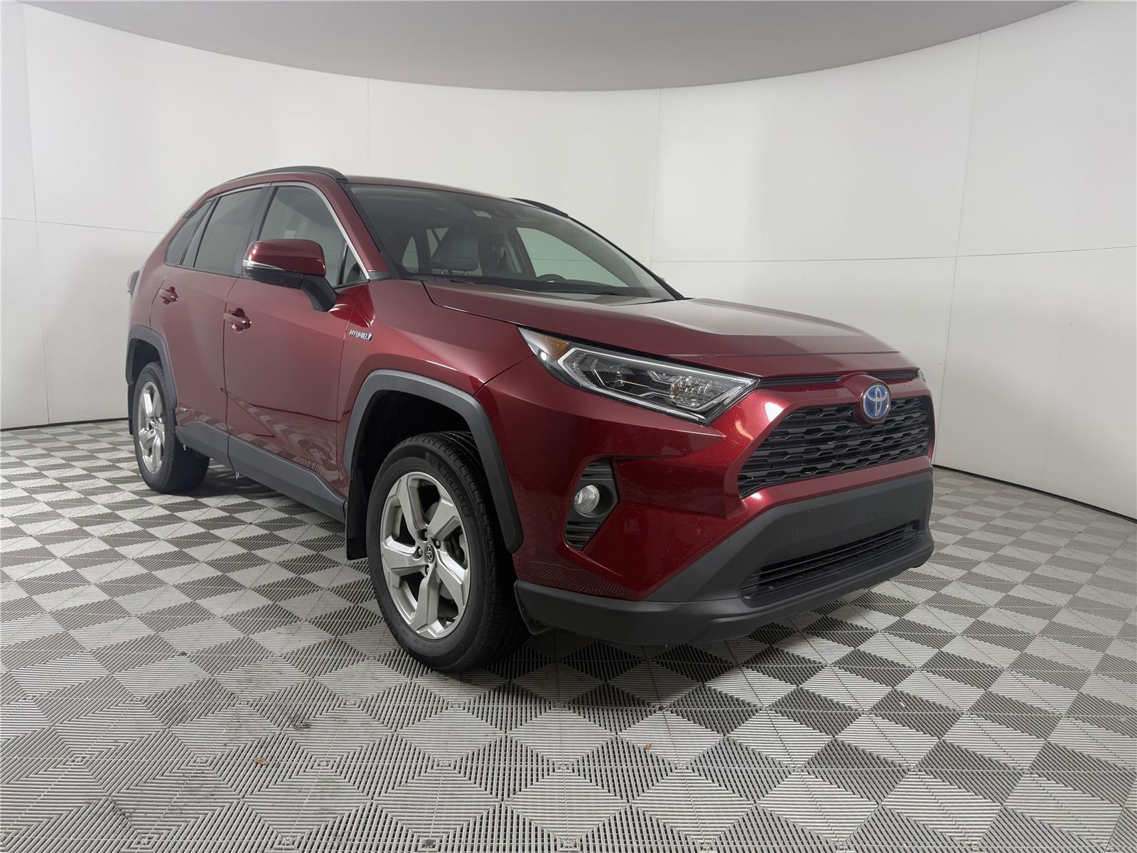 2021 Toyota RAV4 XLE Premium's photo