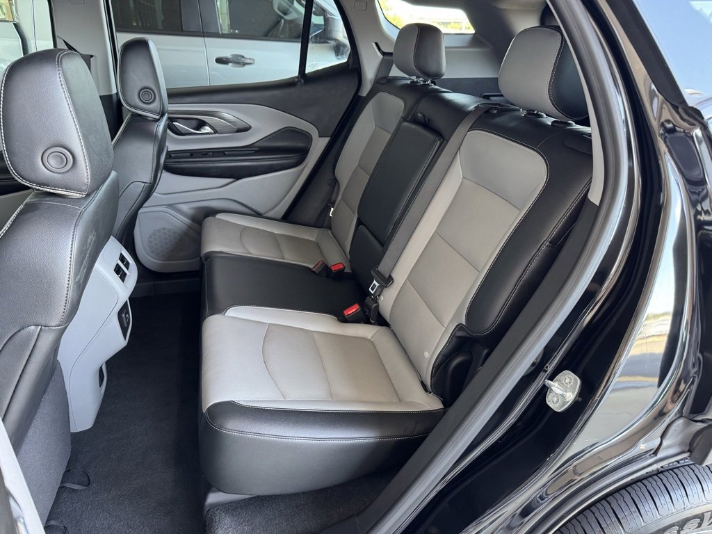 2024 Toyota RAV4 SLT photo 19