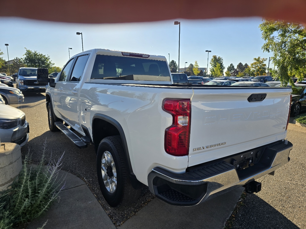 2024 Chevrolet Silverado 2500HD LT photo 2