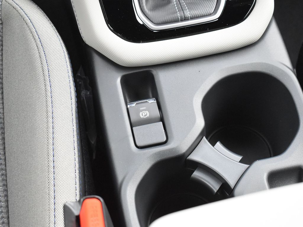2025 Subaru Forester Premium photo 17