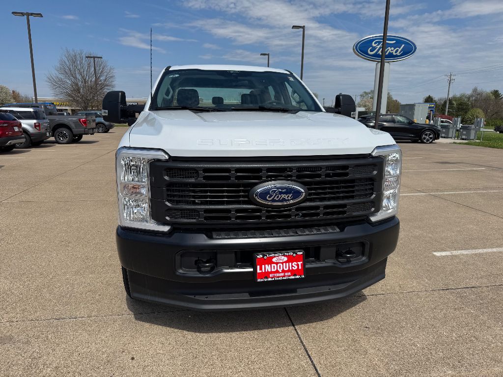 2025 Ford F-350 XL photo 6
