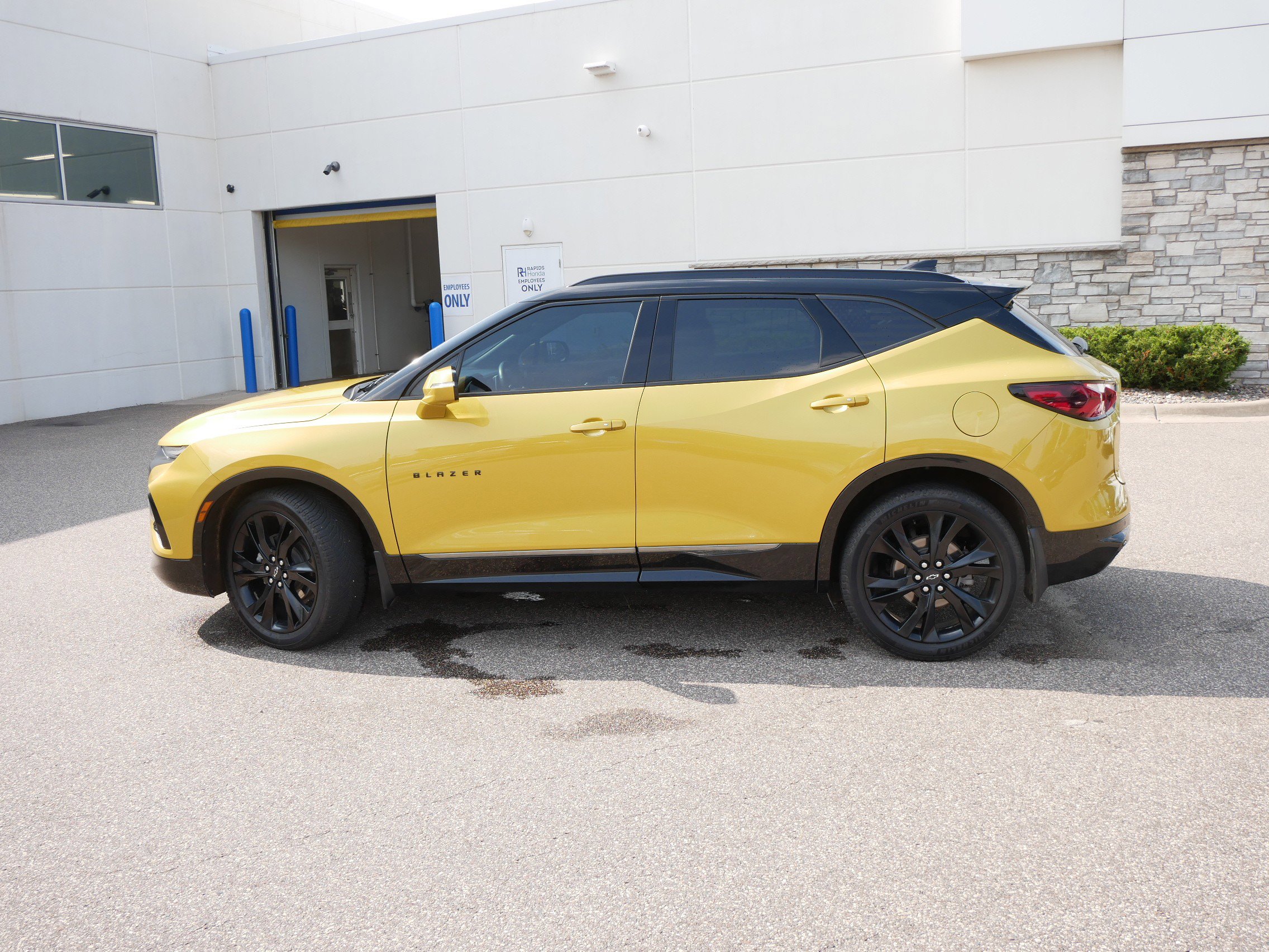 Used 2022 Chevrolet Blazer RS with VIN 3GNKBKRS3NS139467 for sale in Coon Rapids, Minnesota