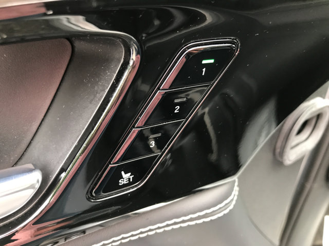 2023 Acura MDX SH-AWD Advance photo 12