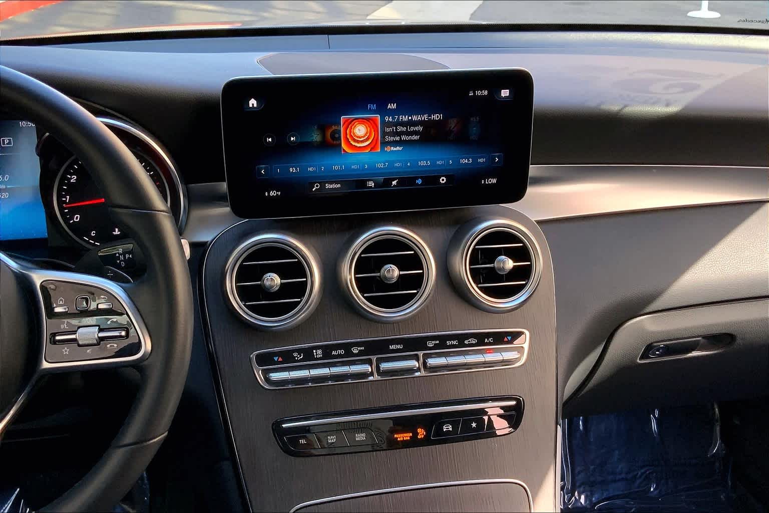 2022 Mercedes Benz GLC 300 photo 6