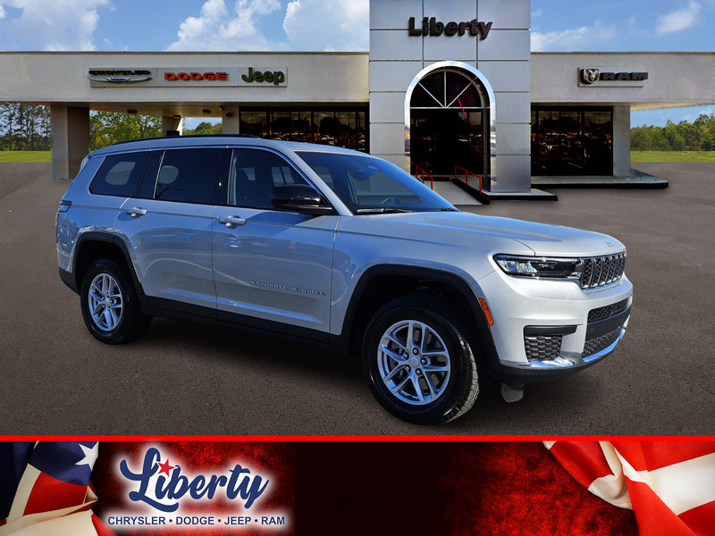 2025 Jeep Grand Cherokee L Laredo's photo