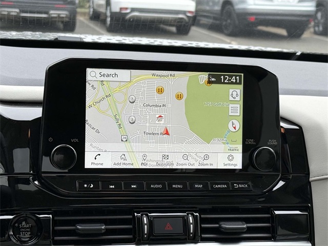 2025 Nissan Pathfinder SL photo 3
