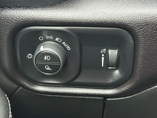 2025 Ram 3500 Big Horn photo 17