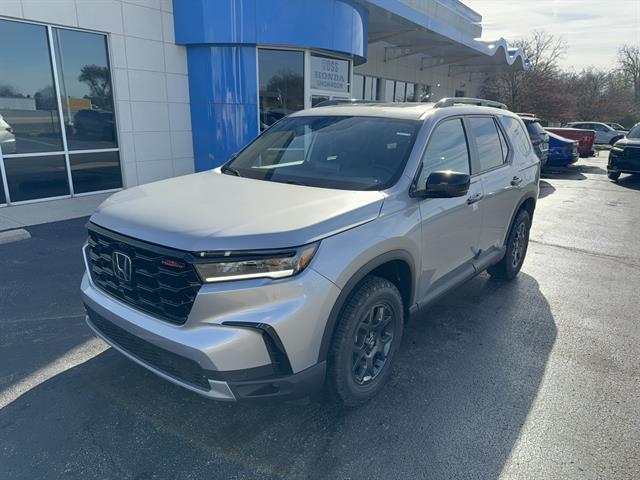 2025 Honda Pilot TrailSport's photo