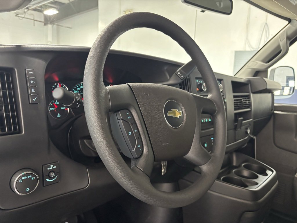 2025 Chevrolet Express Cargo 2500 photo 14
