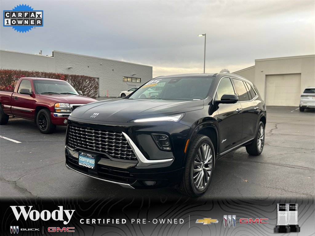 2025 Buick Enclave Avenir photo 3