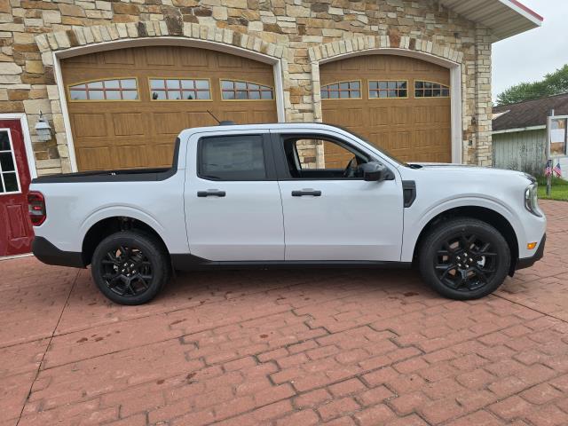 2025 Ford Maverick XLT photo 2