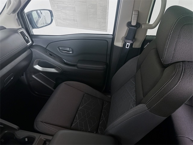 2025 Nissan Frontier SV photo 16