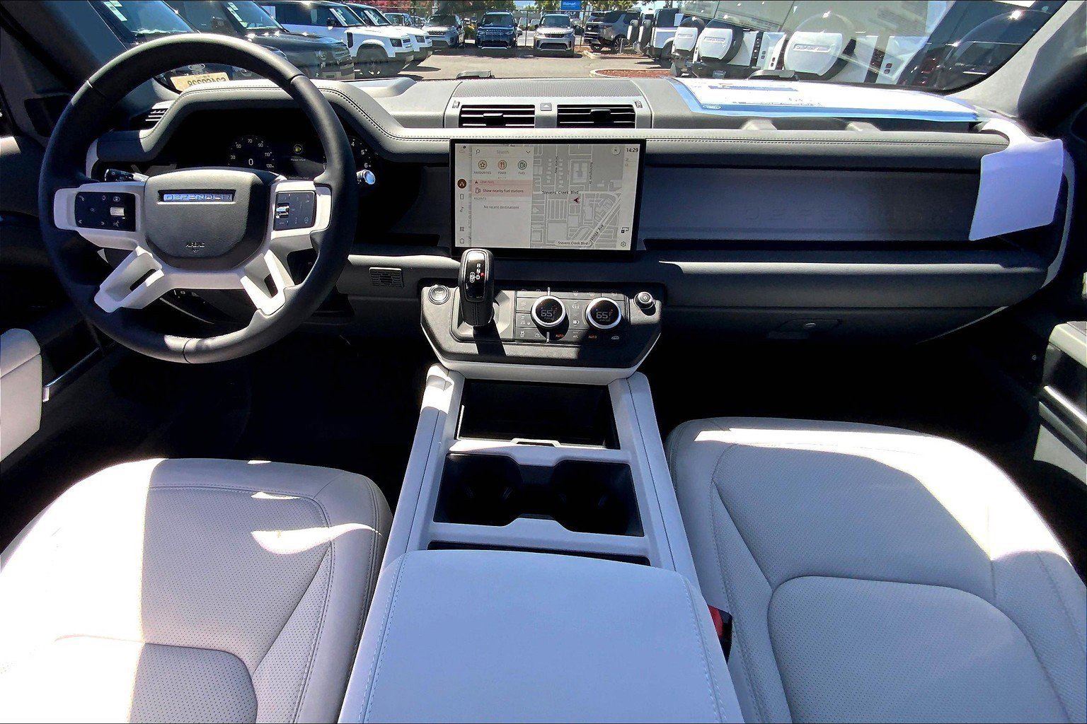 2025 Land Rover Defender 110 X-Dynamic SE photo 4