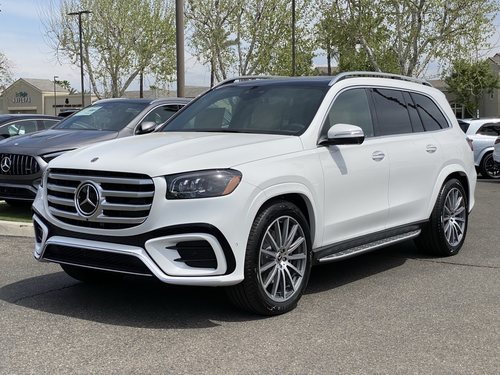 2025 Mercedes Benz GLS 580 4MATIC photo 4