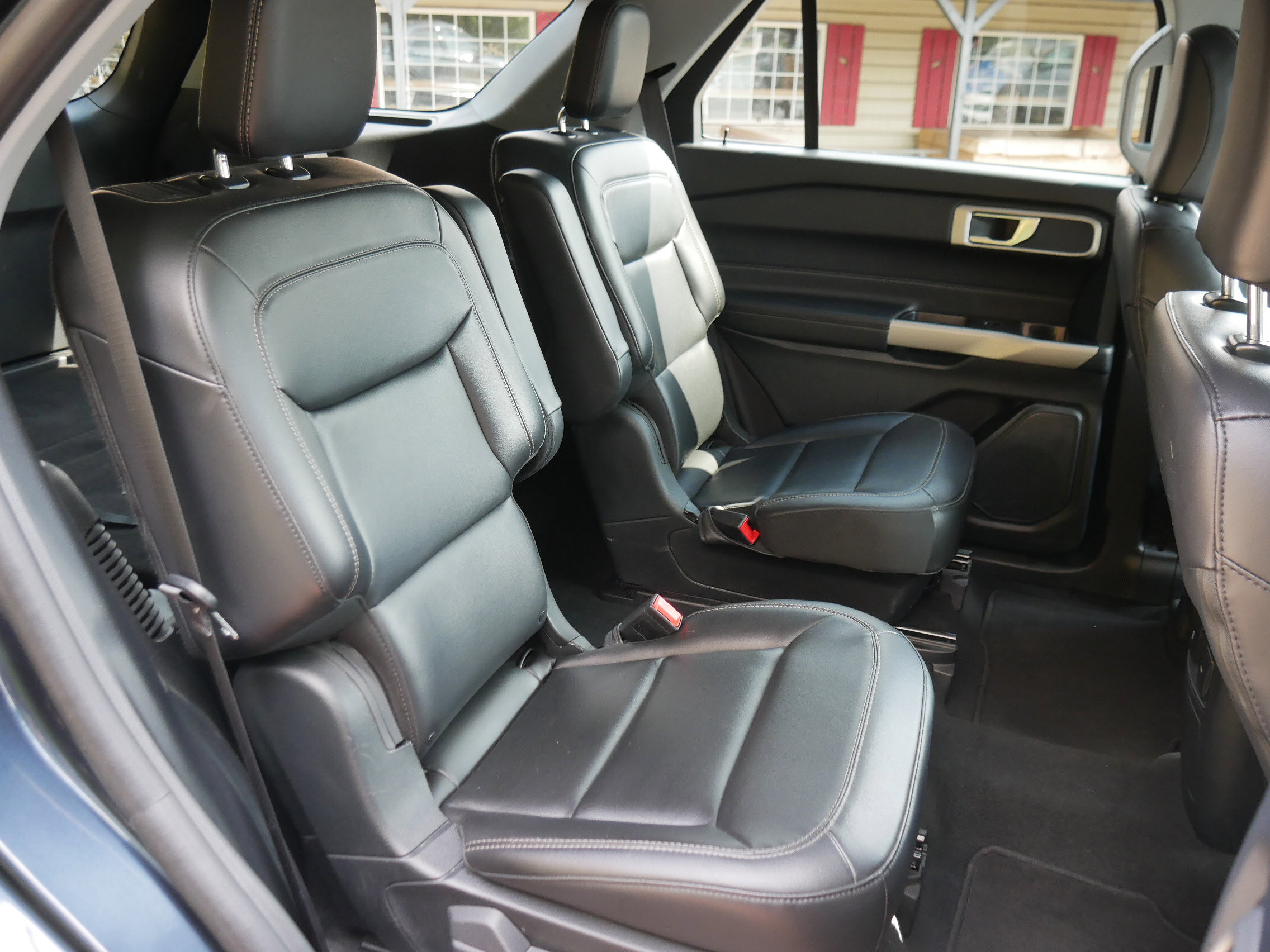 2024 Ford Explorer XLT photo 23