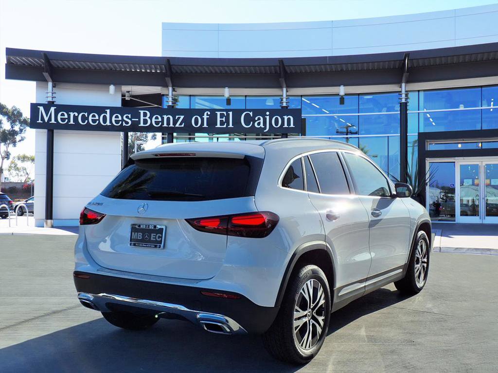 2026 Mercedes Benz GLA 250 photo 3
