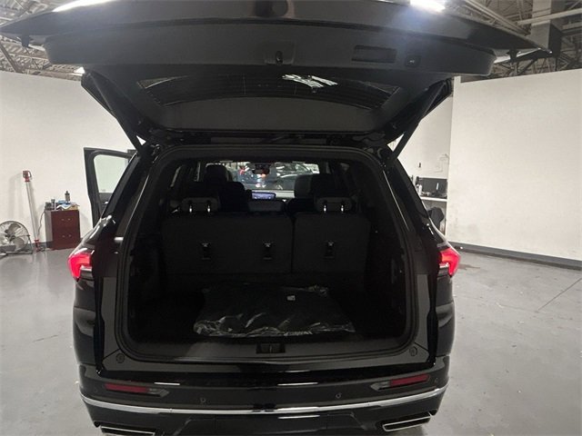 2025 Buick Enclave Avenir photo 11