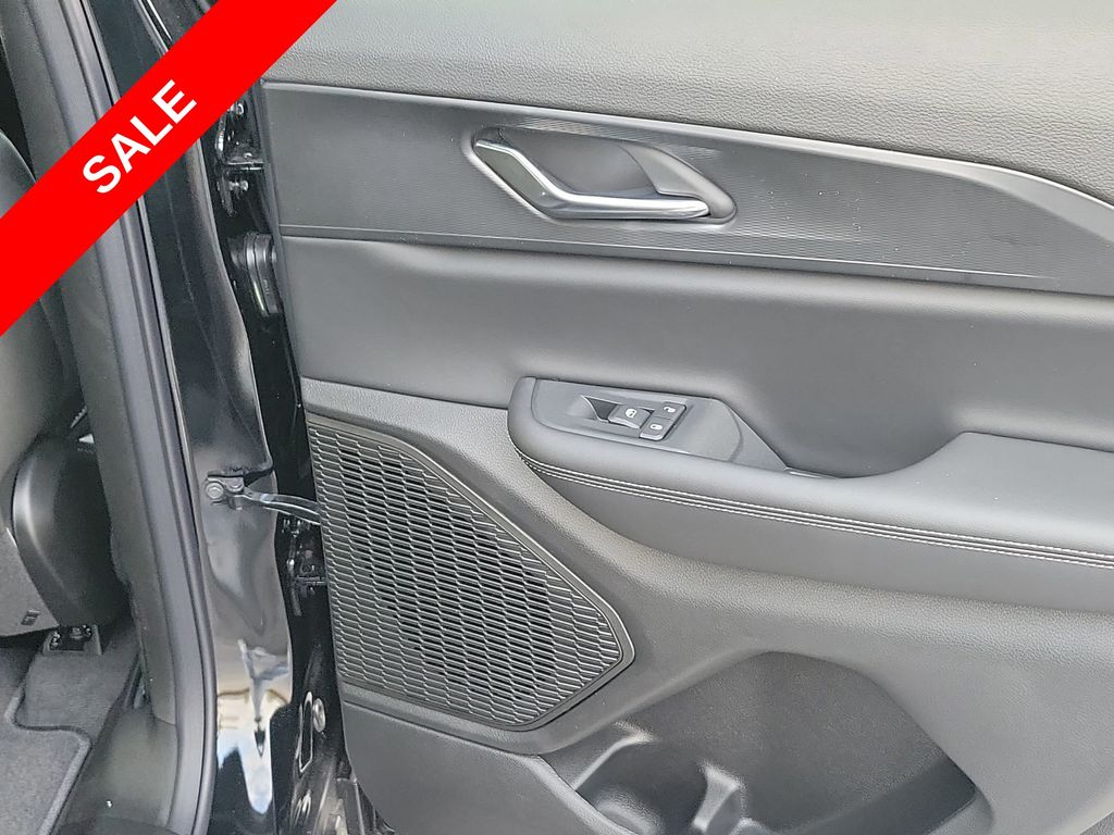 2025 Jeep Grand Cherokee Laredo Altitude photo 43
