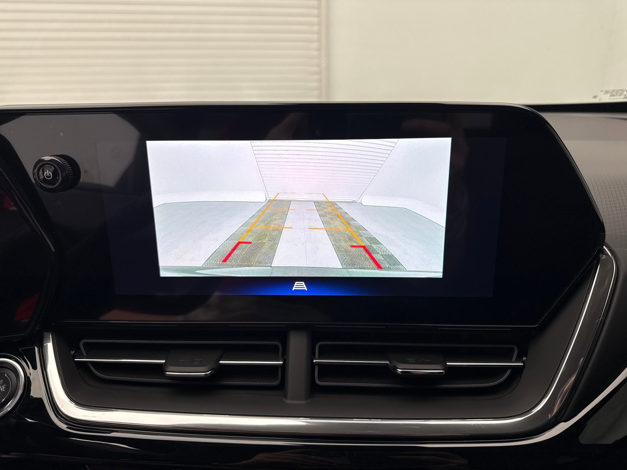 2025 Chevrolet Trax photo 35