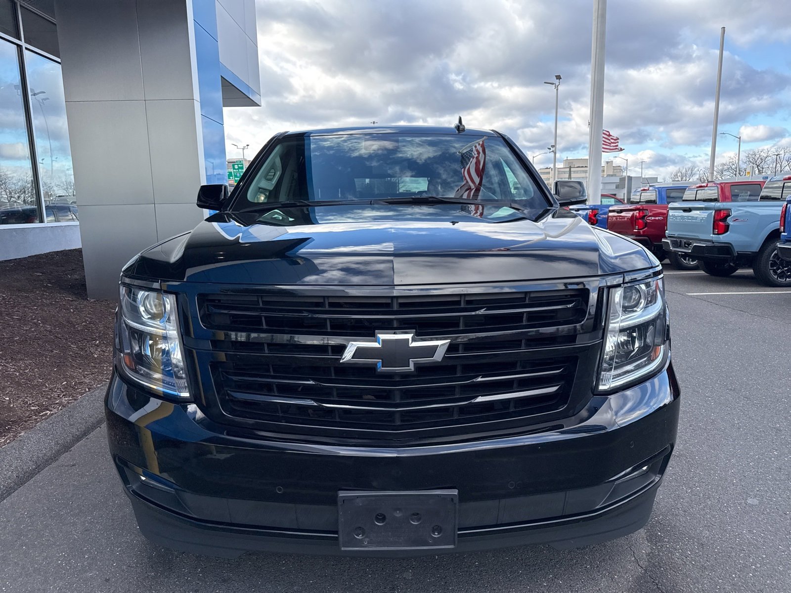 2020 Chevrolet Suburban LT photo 3