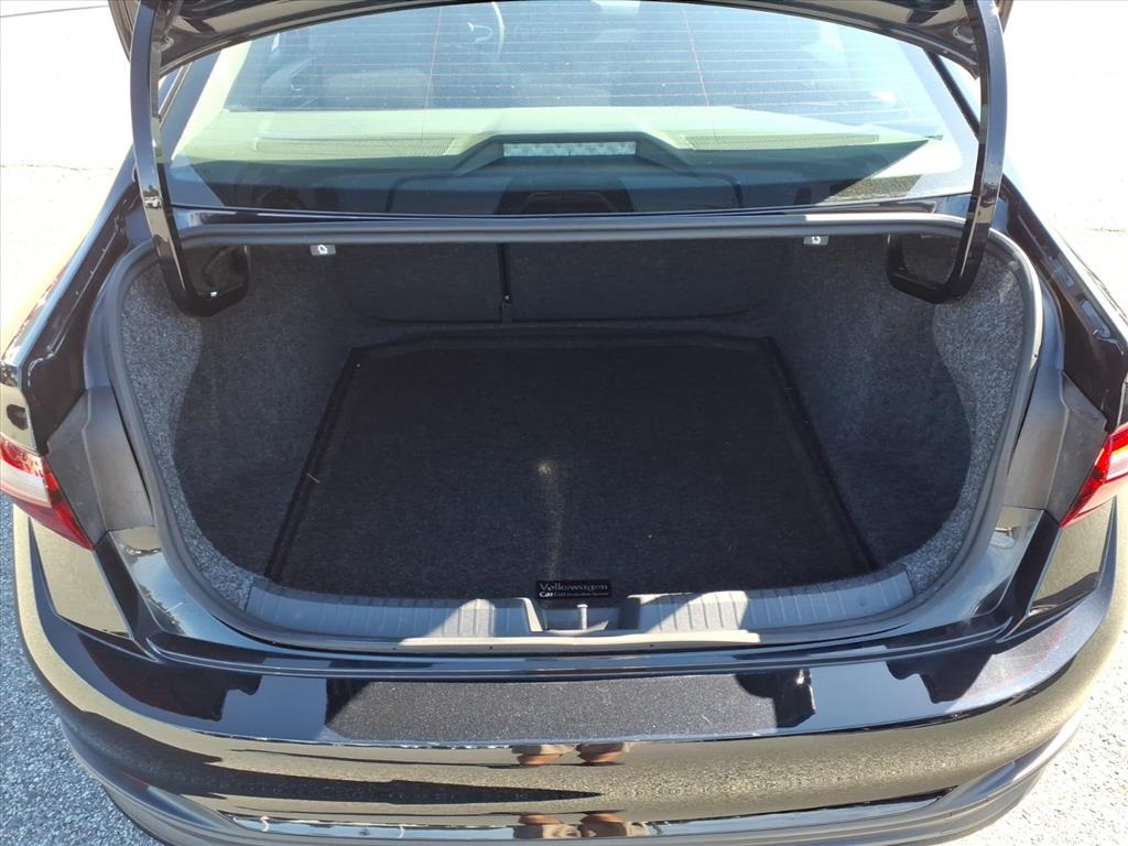 2024 Volkswagen Jetta 1.5T S photo 3