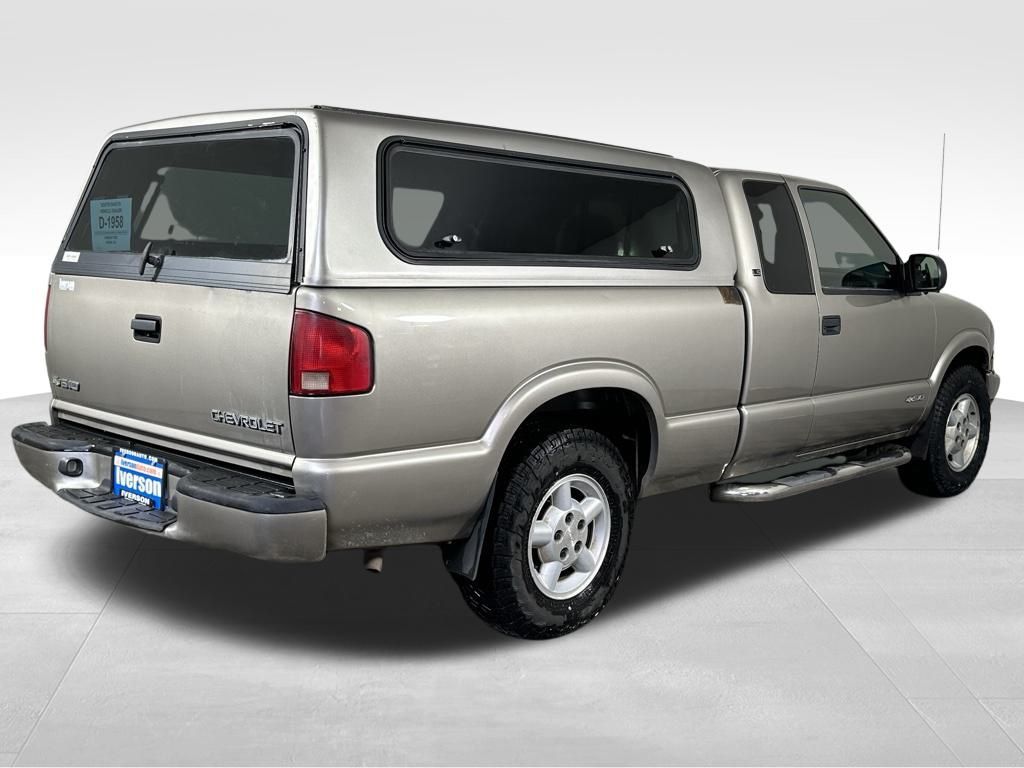 2003 Chevrolet S-10 Pickup photo 6
