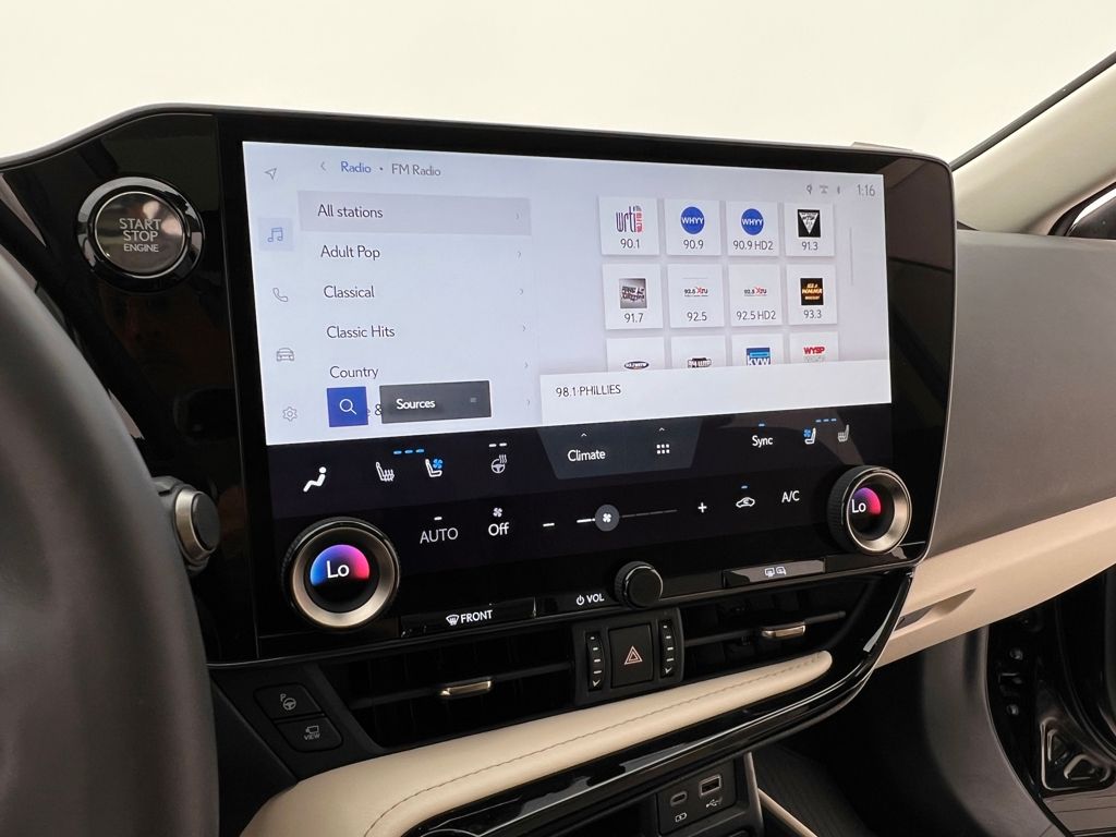 2025 Lexus NX 350 Luxury photo 4