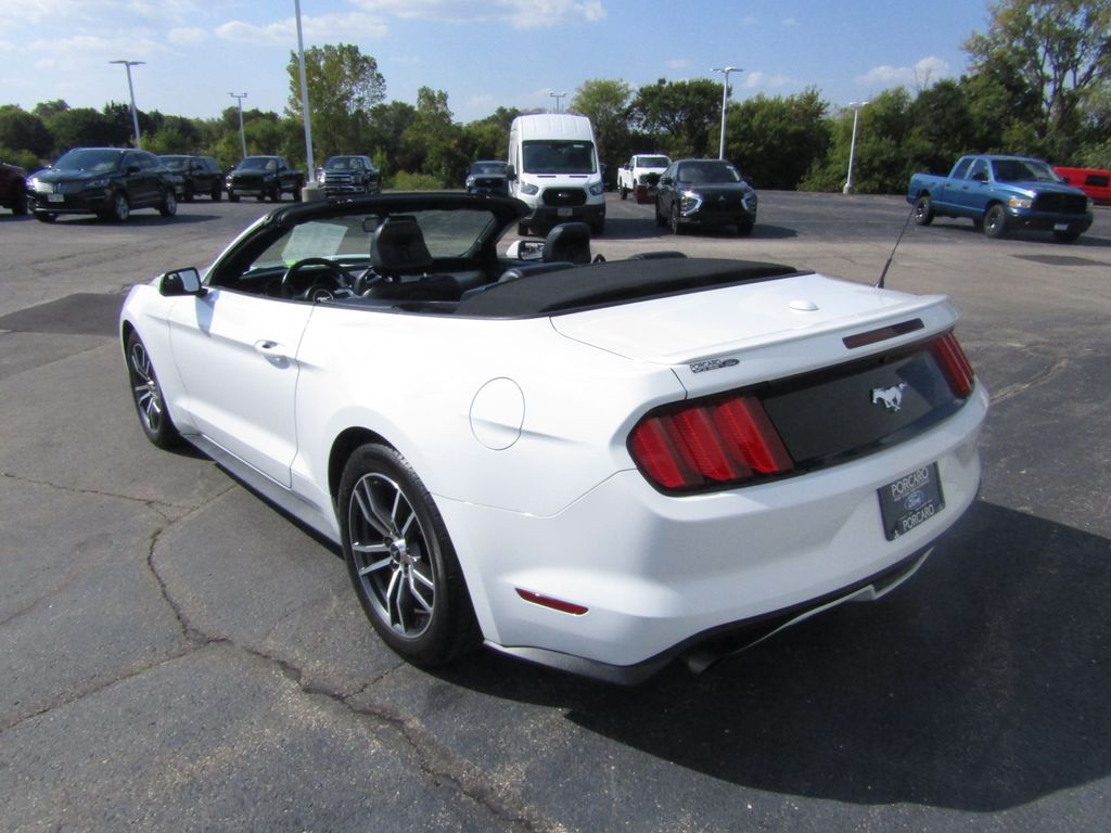 2017 Ford Mustang EcoBoost Premium photo 4