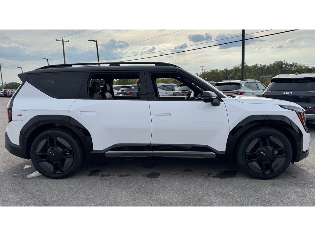 2026 Kia EV9 GT-Line photo 2