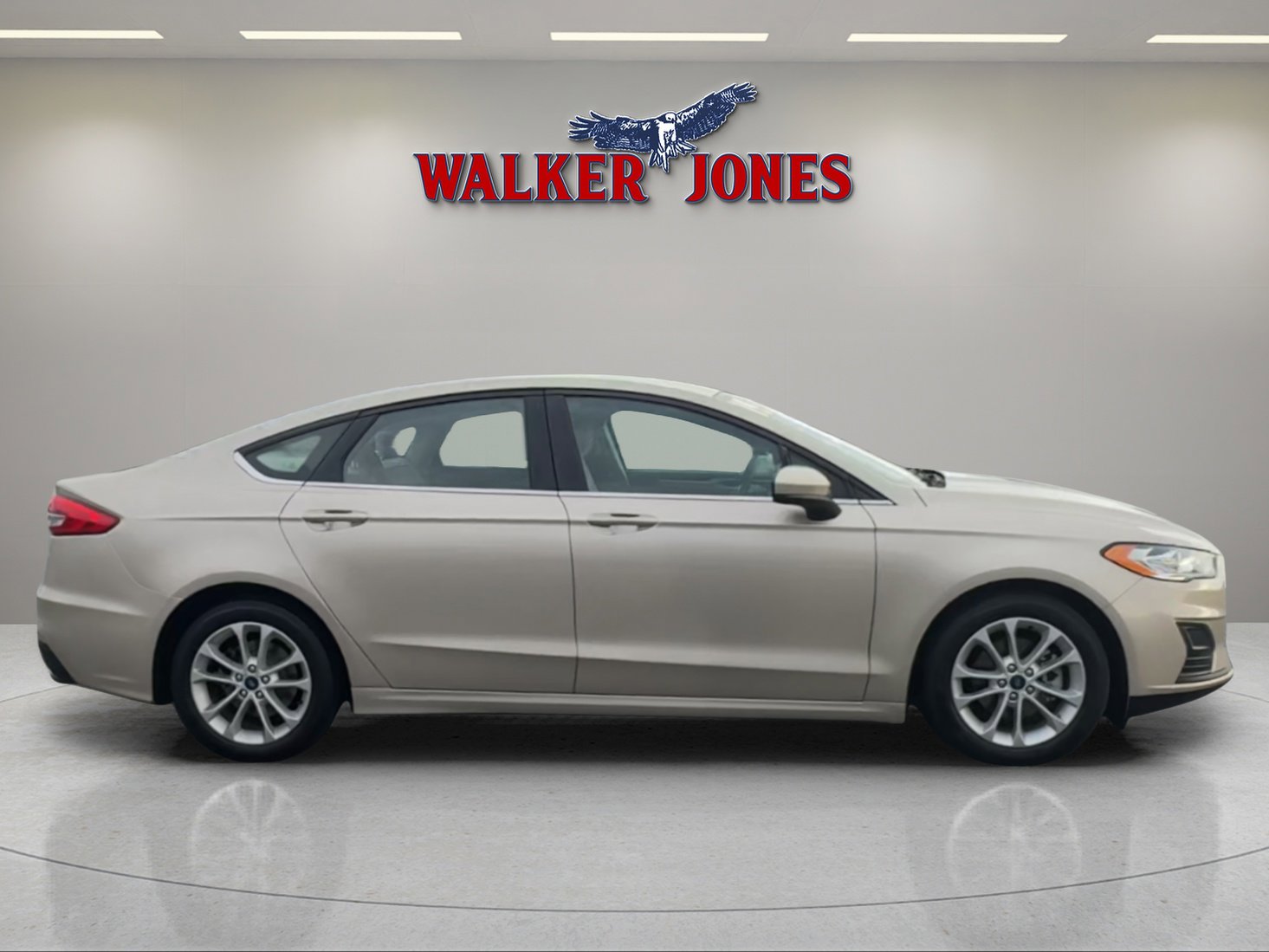 2019 Ford Fusion SE photo 2