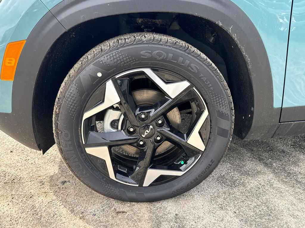 2025 Kia Seltos S photo 9