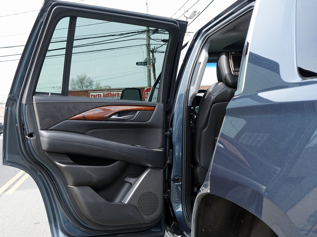 2019 Cadillac Escalade Luxury photo 6