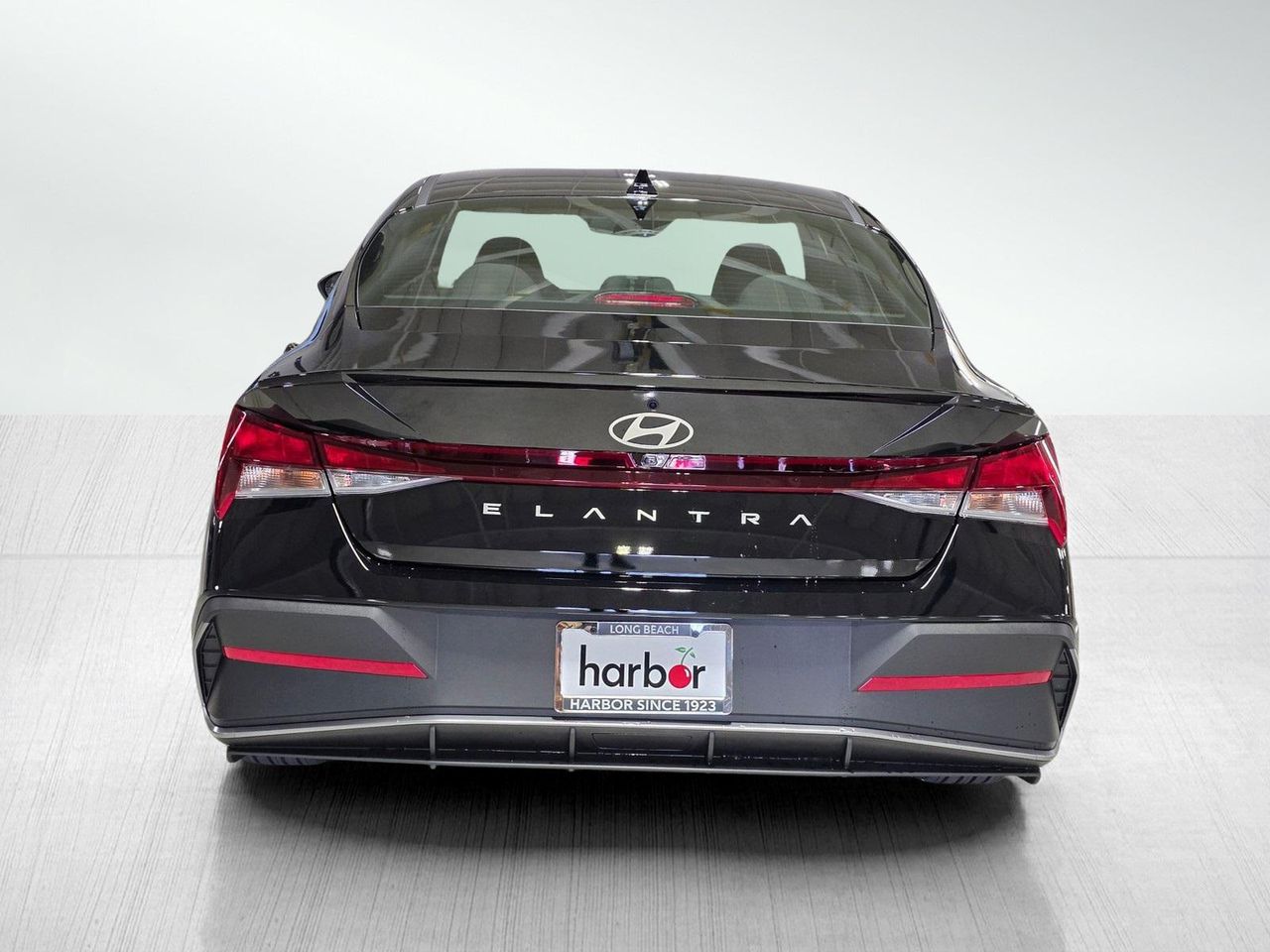 2026 Hyundai Elantra SEL Sport photo 4