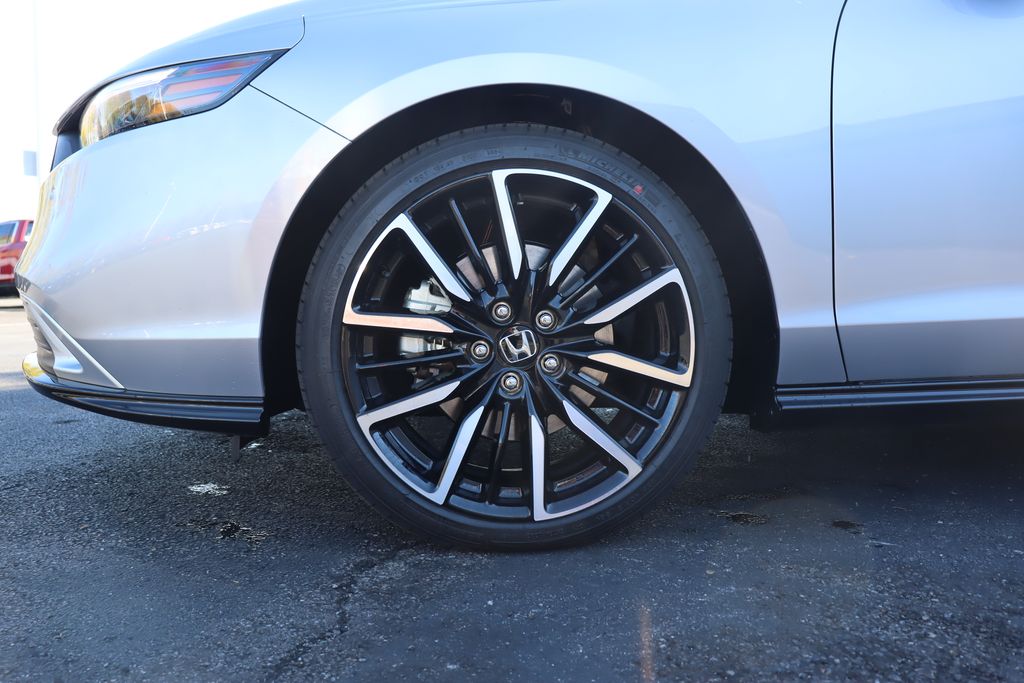 2025 Honda Accord Hybrid Touring photo 10