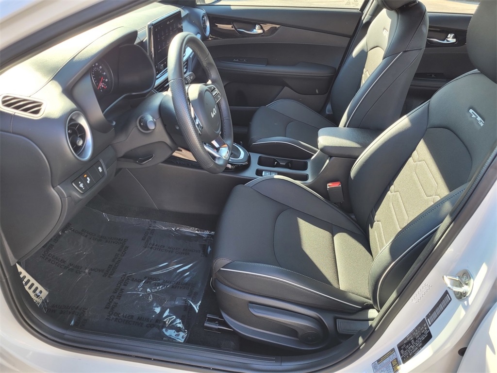 2024 Kia Forte GT-Line photo 14