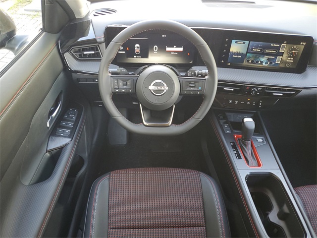 2025 Nissan Kicks SR photo 15