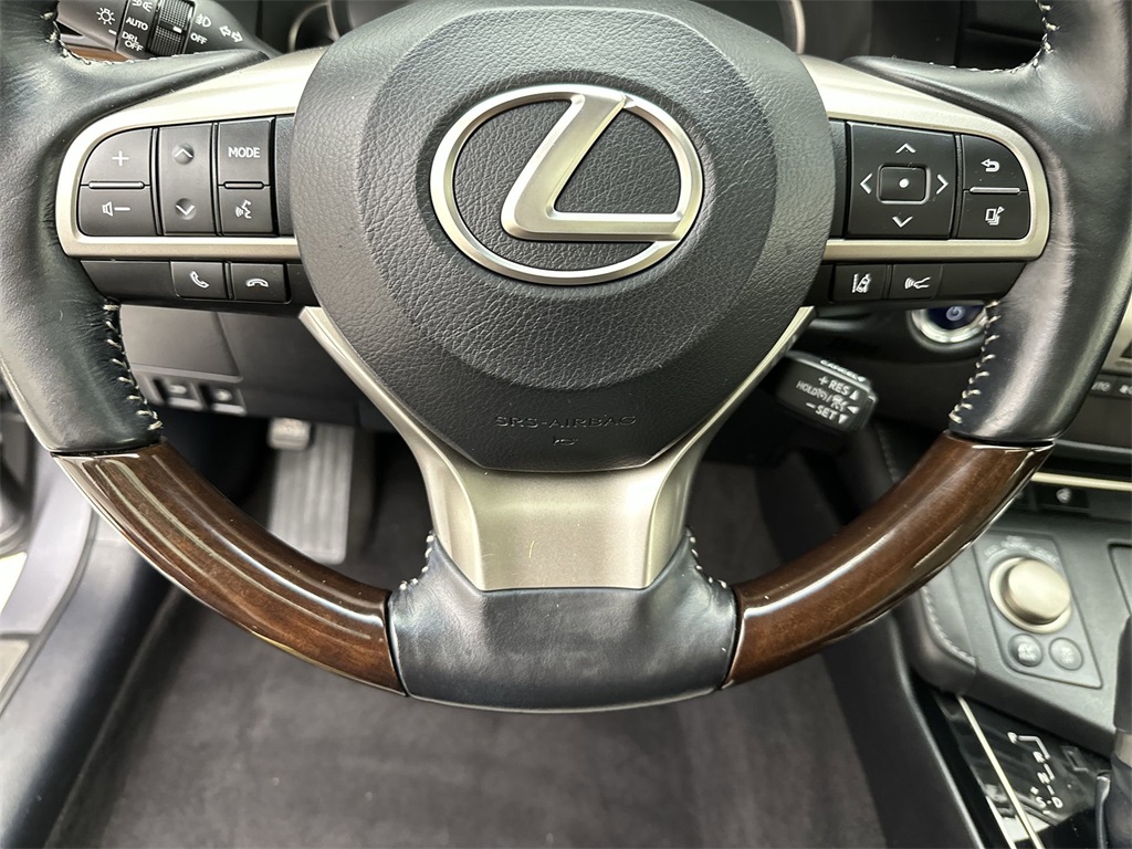 2017 Lexus ES 300h photo 14