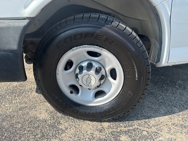 2014 Chevrolet Express 2500 Work Van photo 13