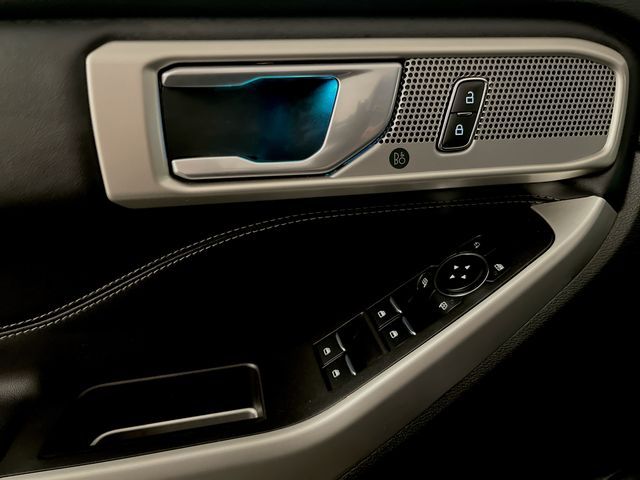 2023 Ford Explorer Limited photo 13