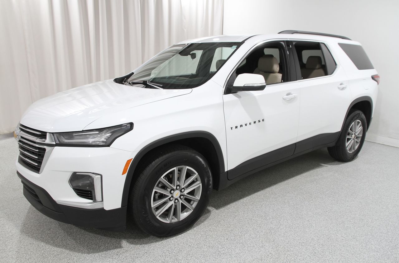 2023 Chevrolet Traverse Leather photo 2