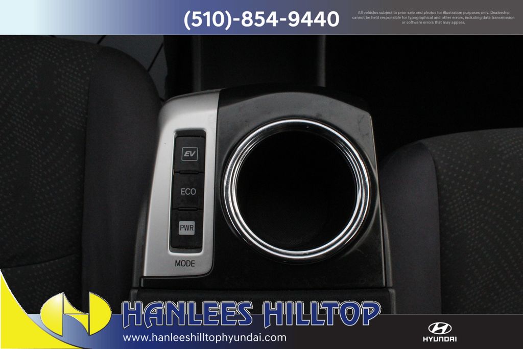 2012 Toyota Prius V Three photo 17