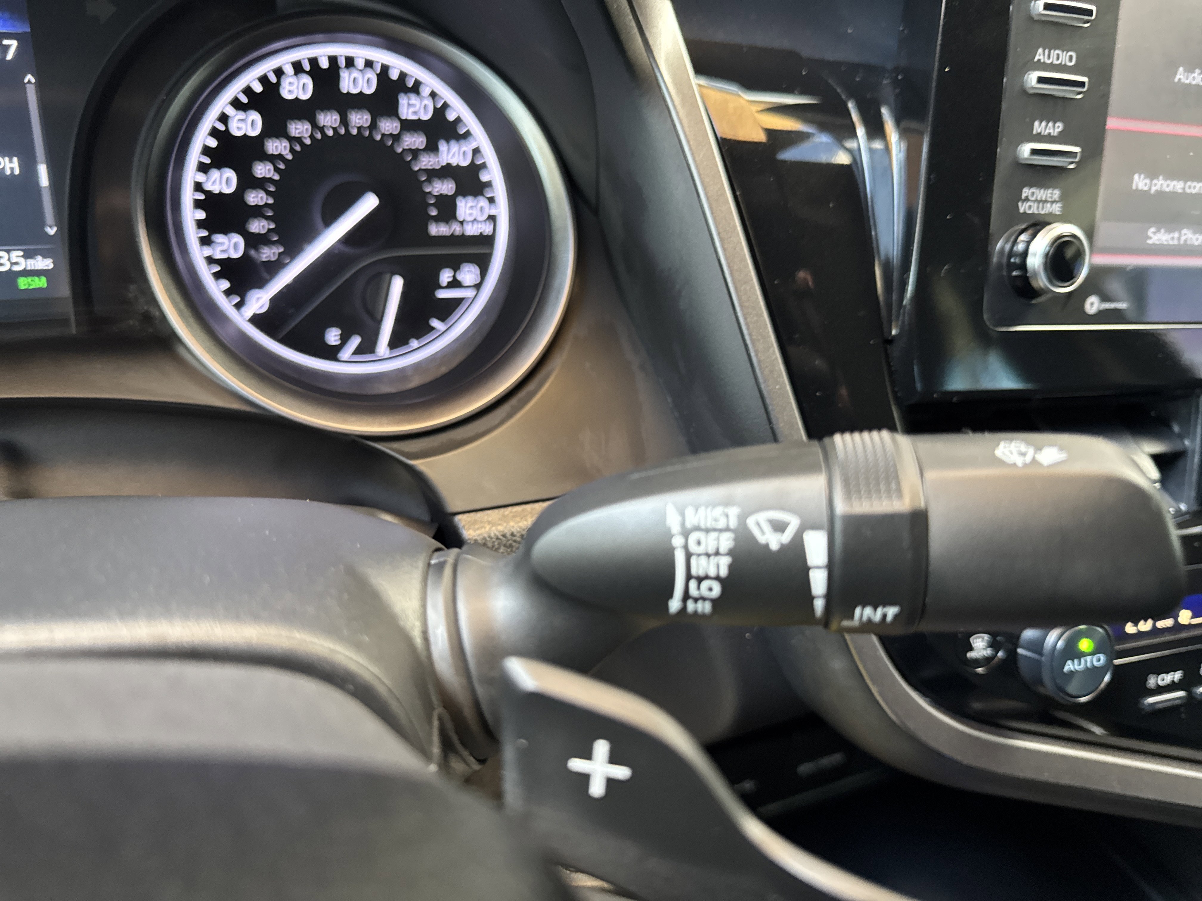 2024 Toyota Camry SE photo 2