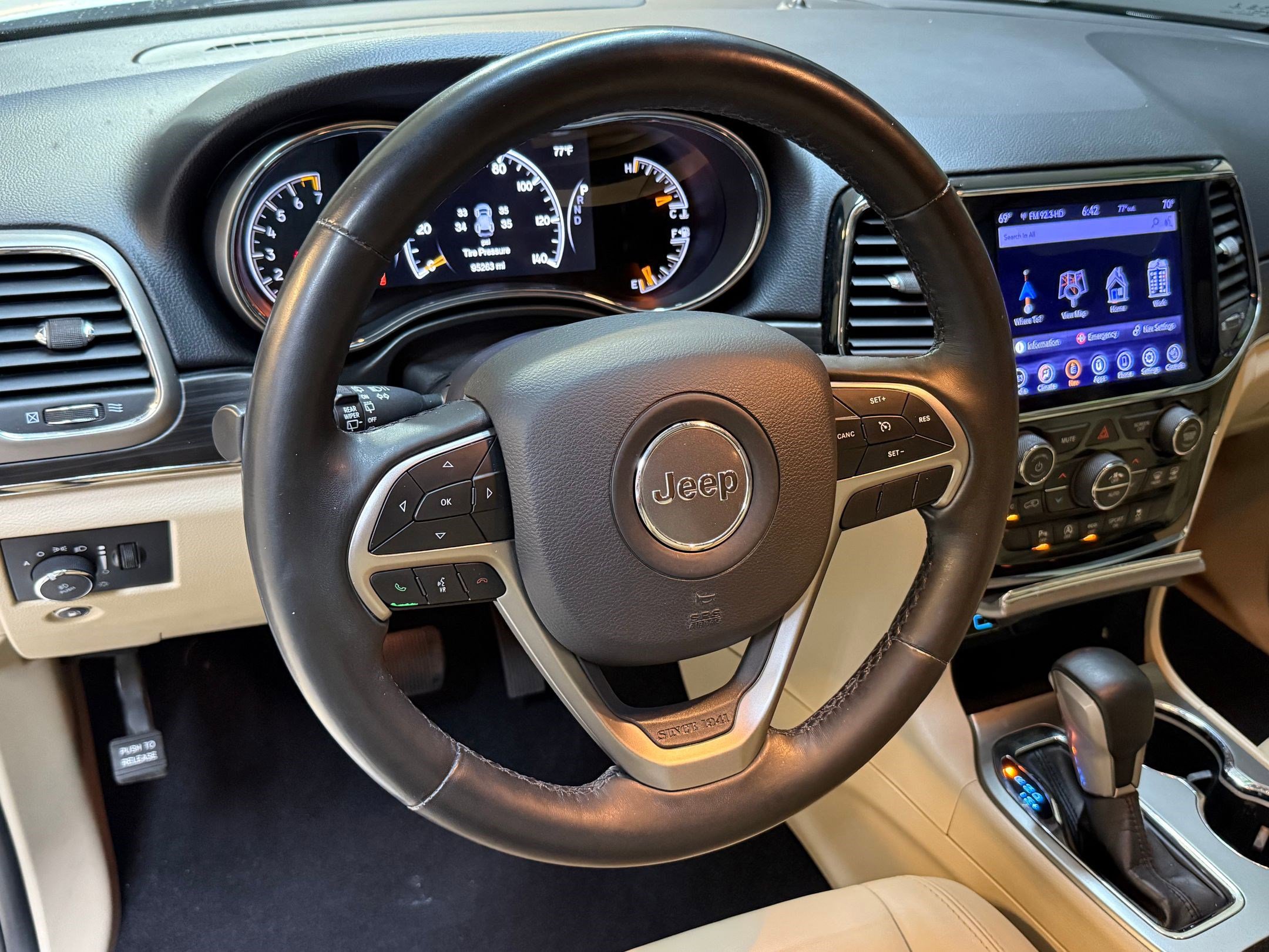2020 Jeep Grand Cherokee Limited photo 3