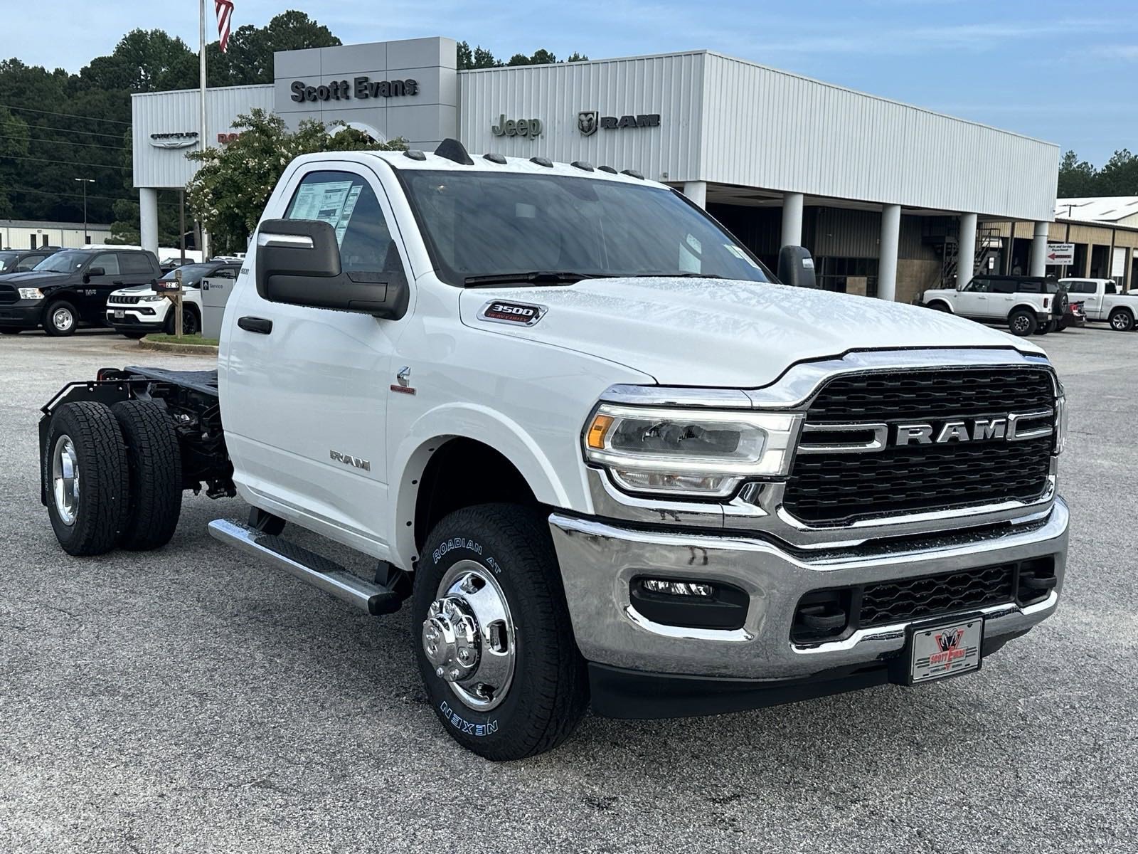 2024 Ram 3500 SLT photo 2